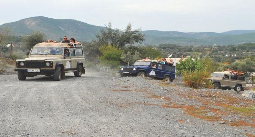 JEEP SAFARİ